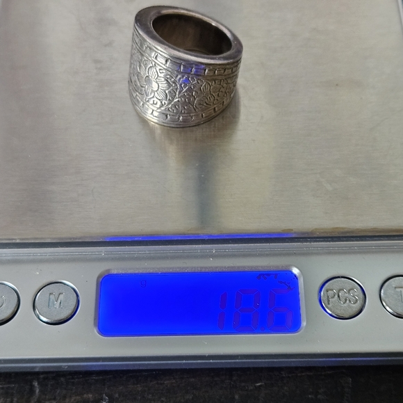 Amrita Singh Sterling Silver Floral Cigar Band Ring - Picture 4 of 9